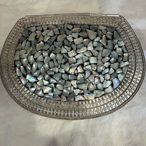 Stylish silver metal clutch bags / crossbody bag - Picture 2 of 7